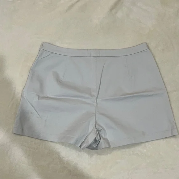 theory side button khaki shorts size 4 - Picture 4 of 4